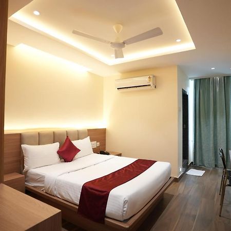Hotel Sunrise Hospitality Vijayawāda エクステリア 写真