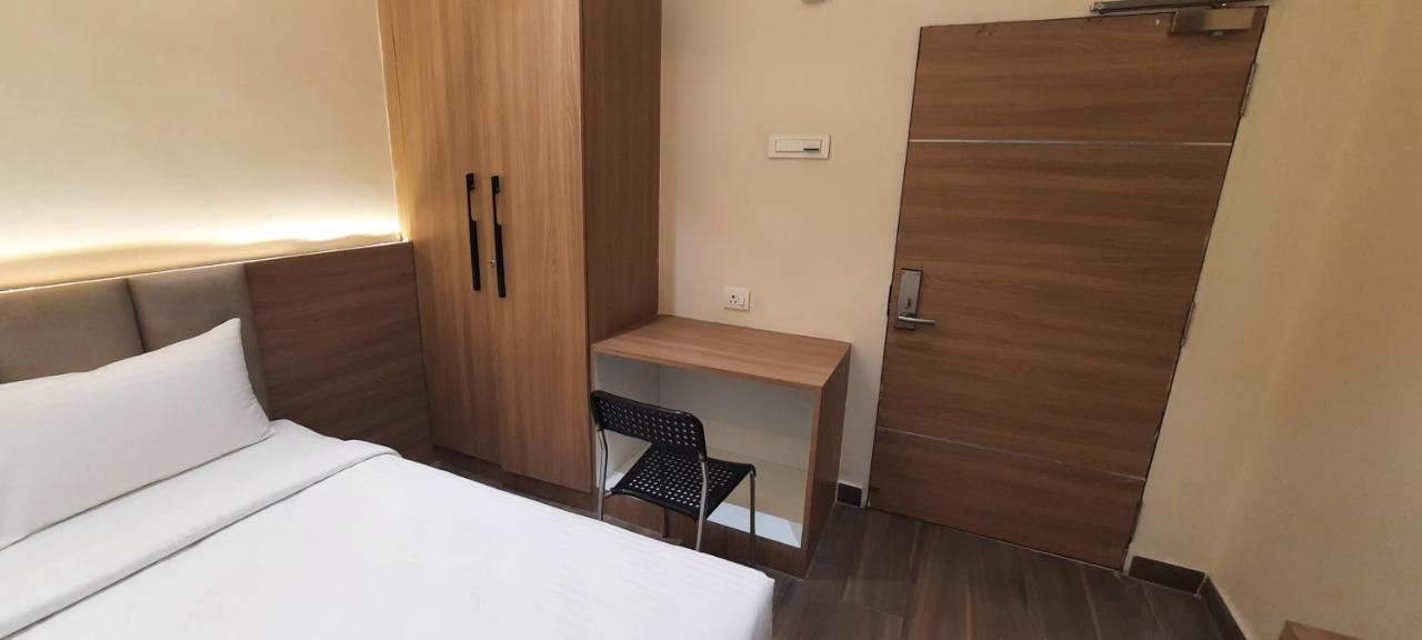 Hotel Sunrise Hospitality Vijayawāda エクステリア 写真