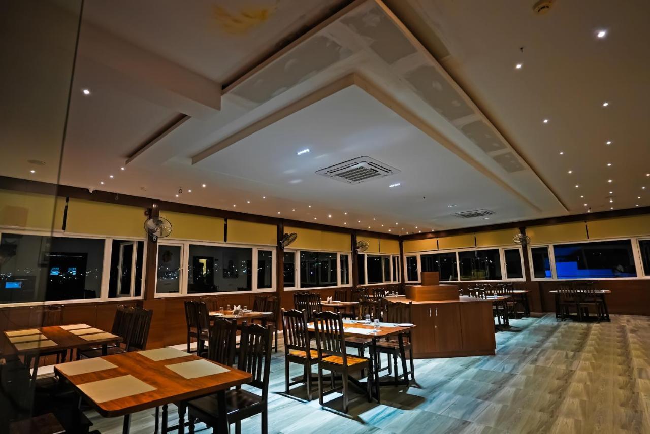 Hotel Sunrise Hospitality Vijayawāda エクステリア 写真