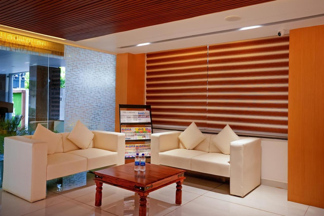 Hotel Sunrise Hospitality Vijayawāda エクステリア 写真