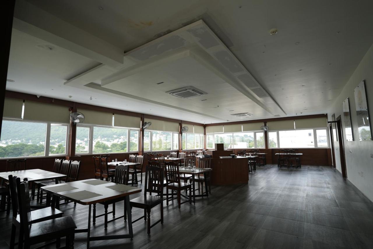 Hotel Sunrise Hospitality Vijayawāda エクステリア 写真